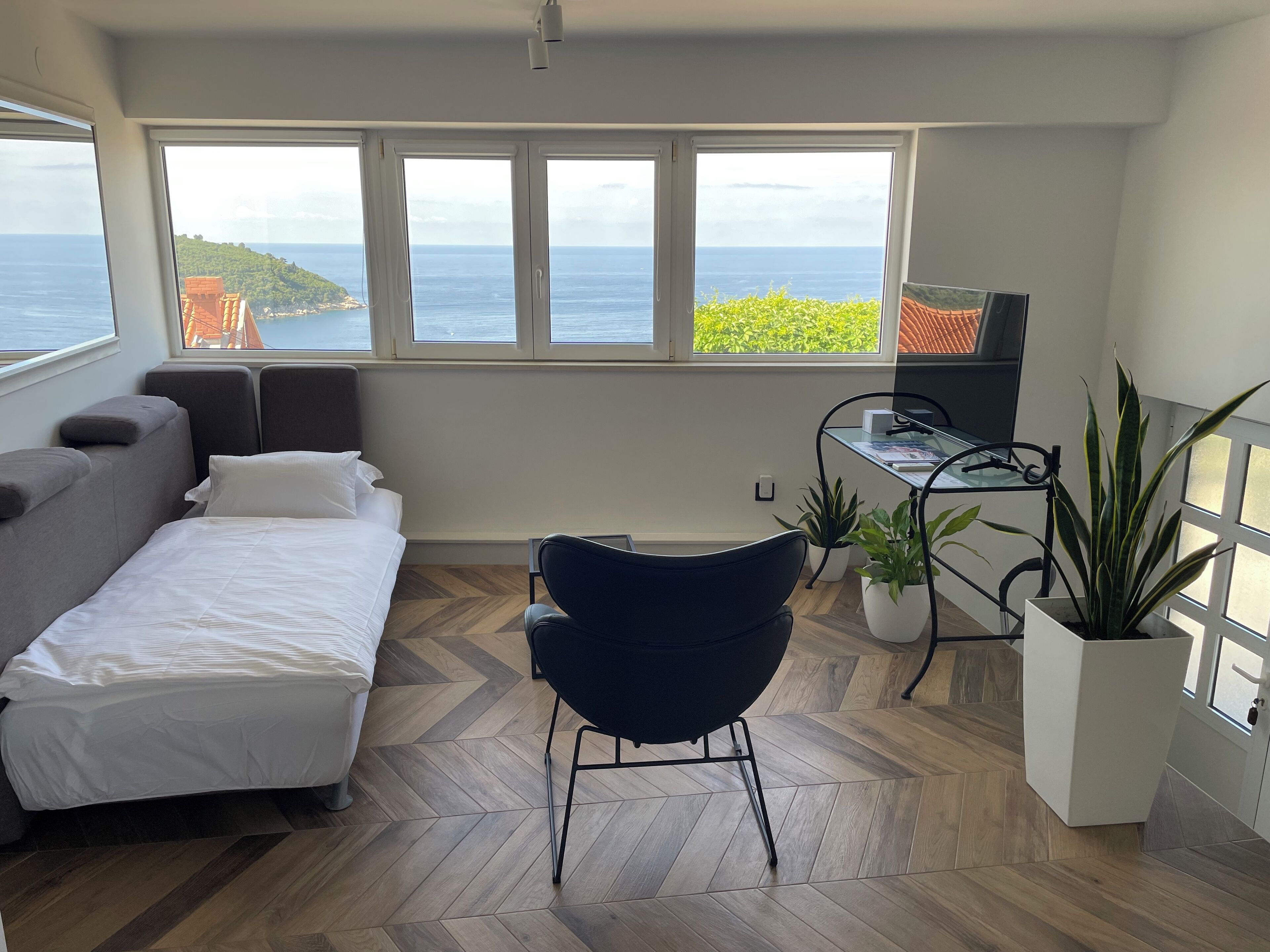 1 chambre, fer et planche à repasser, Wi-Fi gratuit, draps fournis