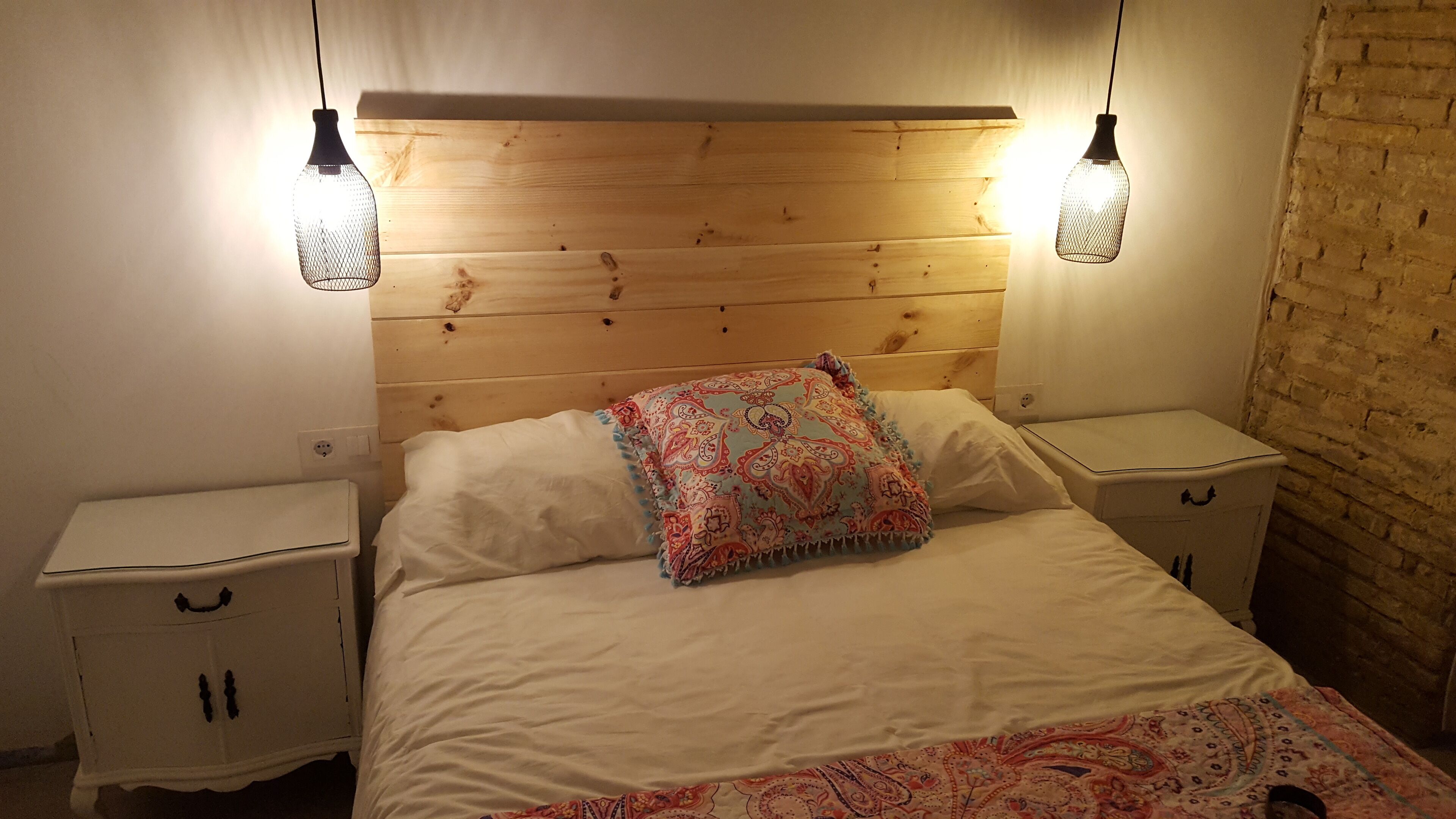 2 slaapkamers, geluiddichte muren, een strijkplank/strijkijzer, wifi