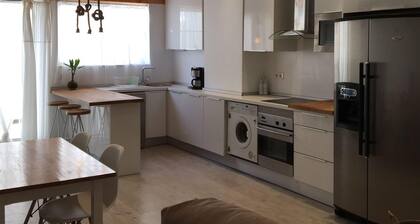 LOFT in La Petxina in der Nähe des Zentrums sehr gut gelegen.