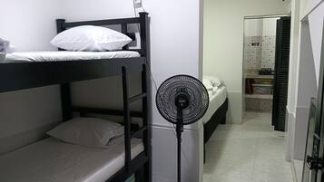 2 Schlafzimmer, Zimmersafe, Bügeleisen/Bügelbrett, kostenloses WLAN