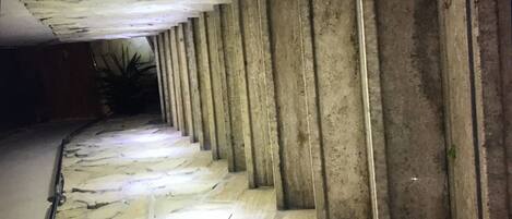 المنشأة من الداخل