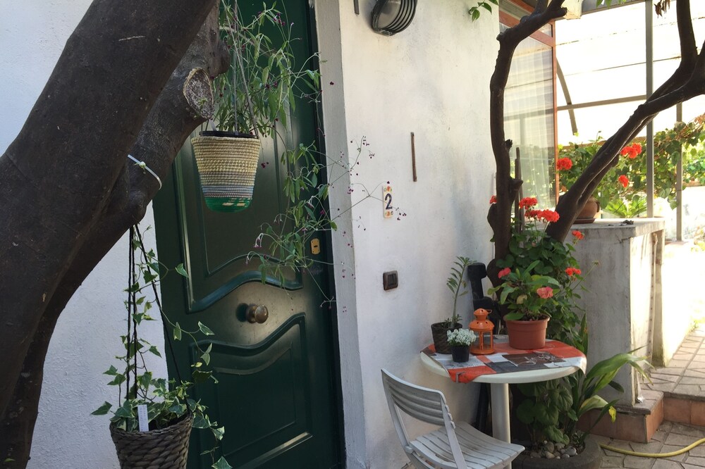 Holiday home "Casa Lucia" apartment in garden