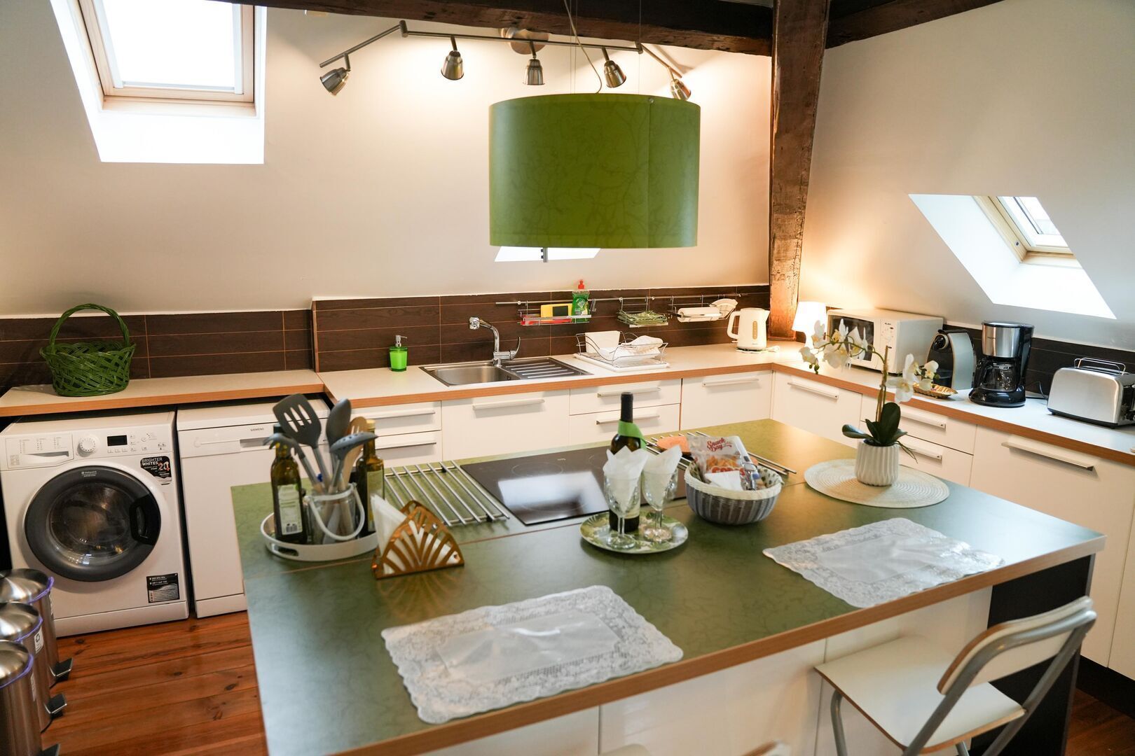 Refrigerador, microondas, horno, placa de cocina