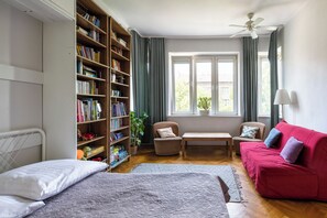 3 bedrooms, desk, iron/ironing board, travel cot