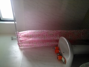 Free toiletries, towels, toilet paper