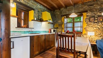 Refrigerador, microondas, parrilla de estufa y lavavajillas