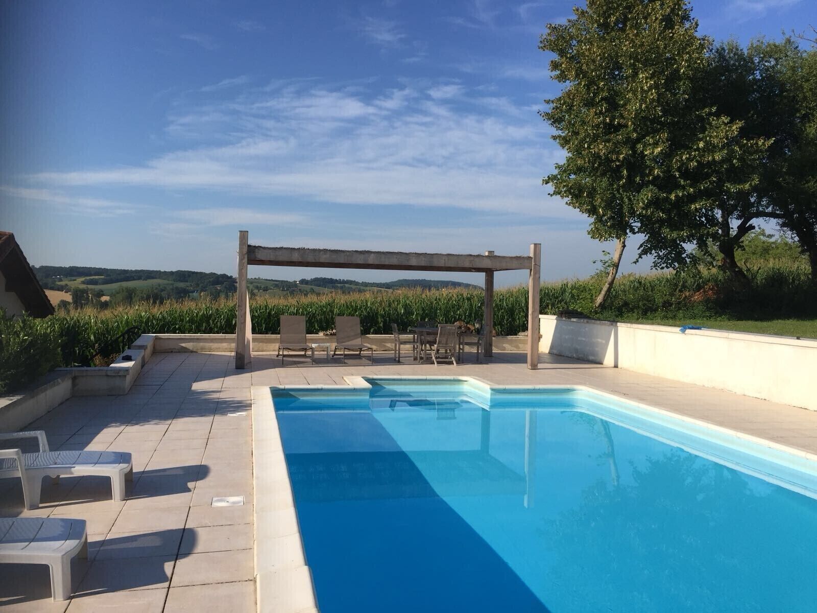 Family holiday home in the Dordogne with pool and great views sleeps 4