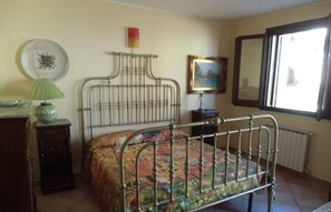 2 bedrooms, desk, soundproofing, iron/ironing board - Holidays in direct contact with the marine reserve, archaeological sites, cultural centers (Santa Flavia)