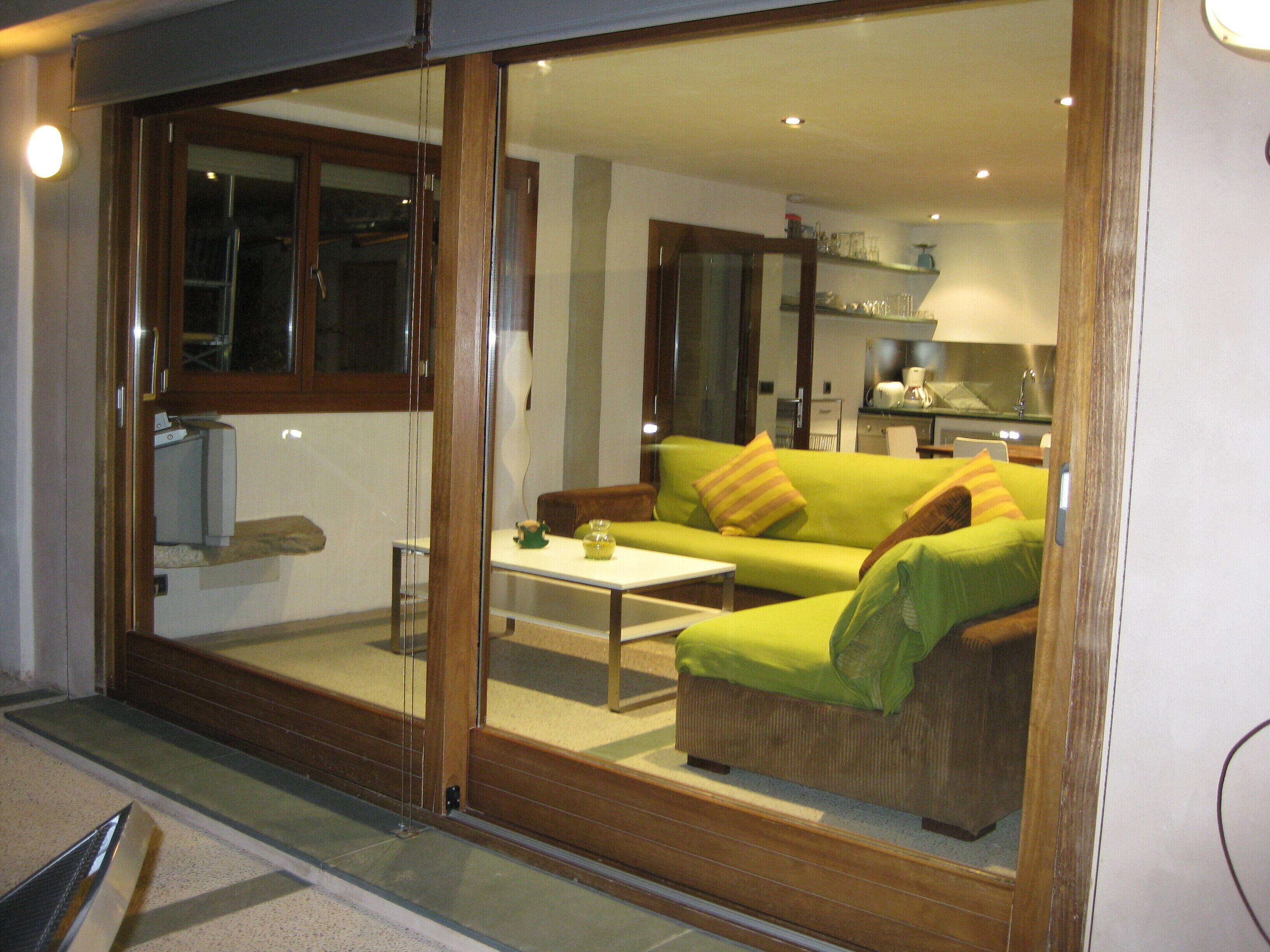 Smart-tv, dvd-afspiller, bordfodbold, bordtennisbord