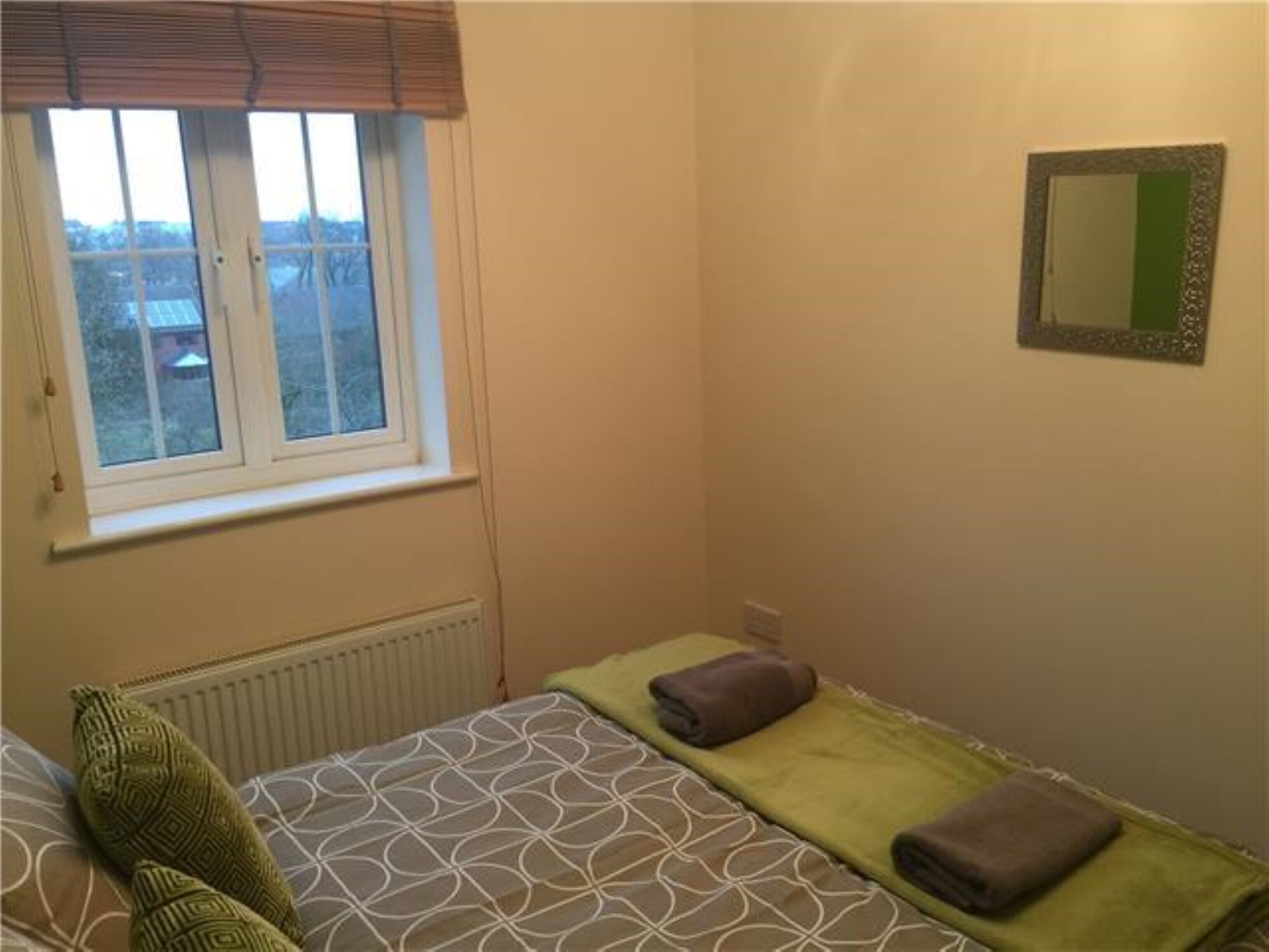 Chervil View – Private Double Bedroom with shared facilities