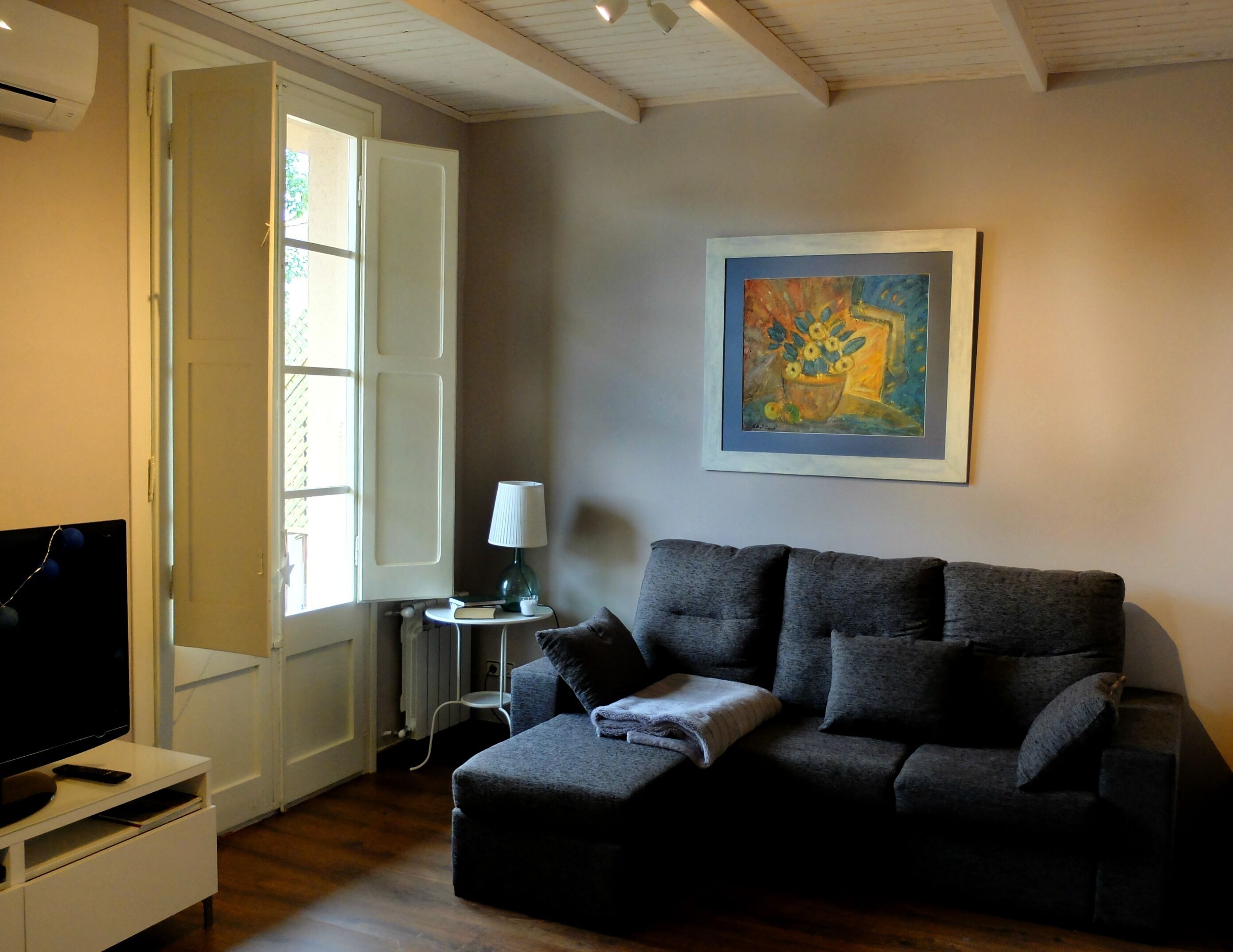 DESIGN APARTMENT IN OLOT, NATURAL PARK OF LOS VOLCANES DE LA GARROTXA