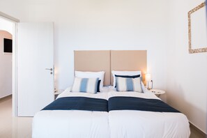 3 bedrooms, iron/ironing board, travel cot, free WiFi - ALÍA, modern house in village, magnificent sea and coastal views!  (Chania)