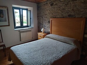 3 bedrooms, iron/ironing board, travel crib, free WiFi