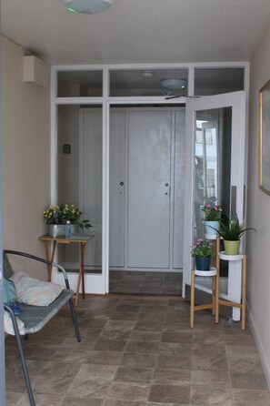 Interior - Central Sidmouth studio apartment with Sea Peeps (Sidmouth)