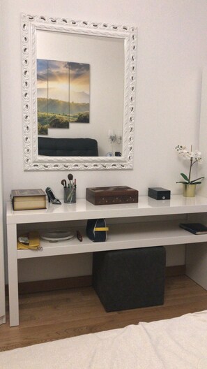 2 Schlafzimmer, Zimmersafe, Bügeleisen/Bügelbrett, kostenloses WLAN