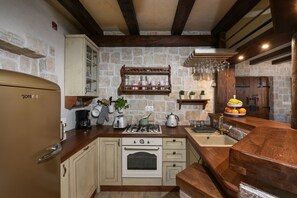 Refrigerador, microondas, horno y lavavajillas