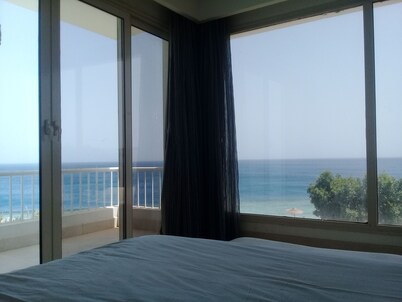 Amazing 4 Bedroom Villa directly at the Red Sea