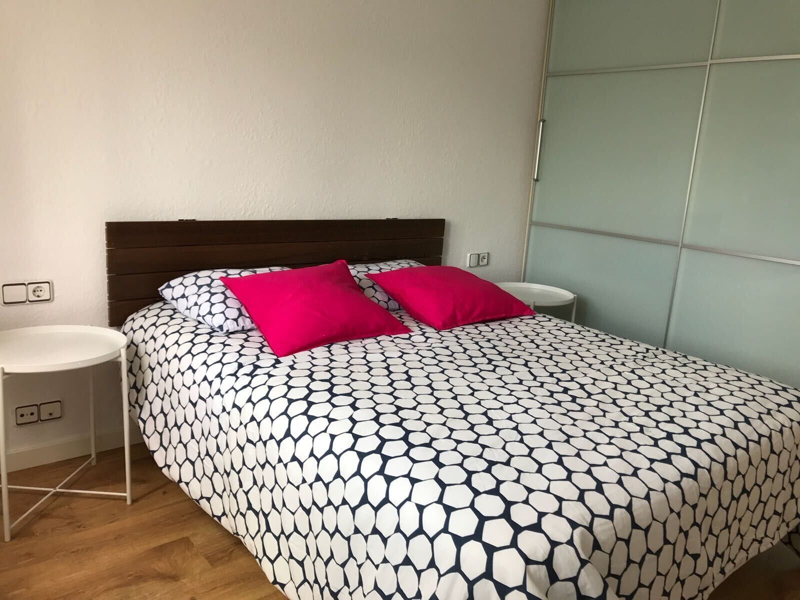 Comfortable and bright apartment 20 minutes from the center of Barcelona