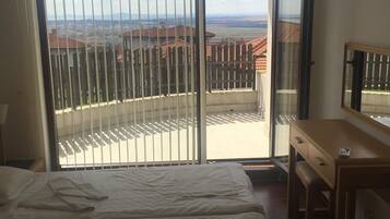 3 Schlafzimmer, Bügeleisen/Bügelbrett, Internetzugang, Bettwäsche