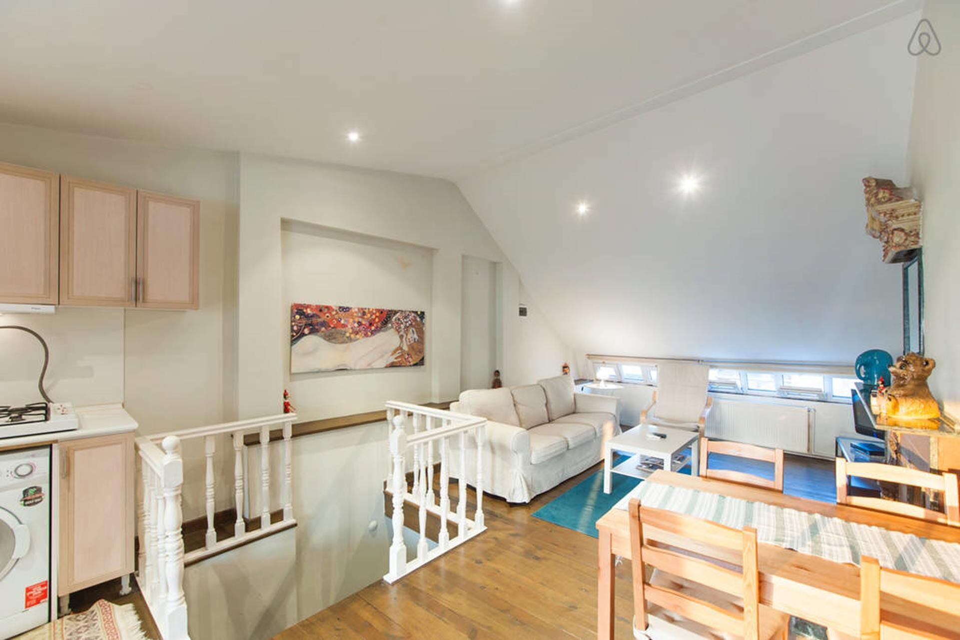 Studio in the Heart of the City 2