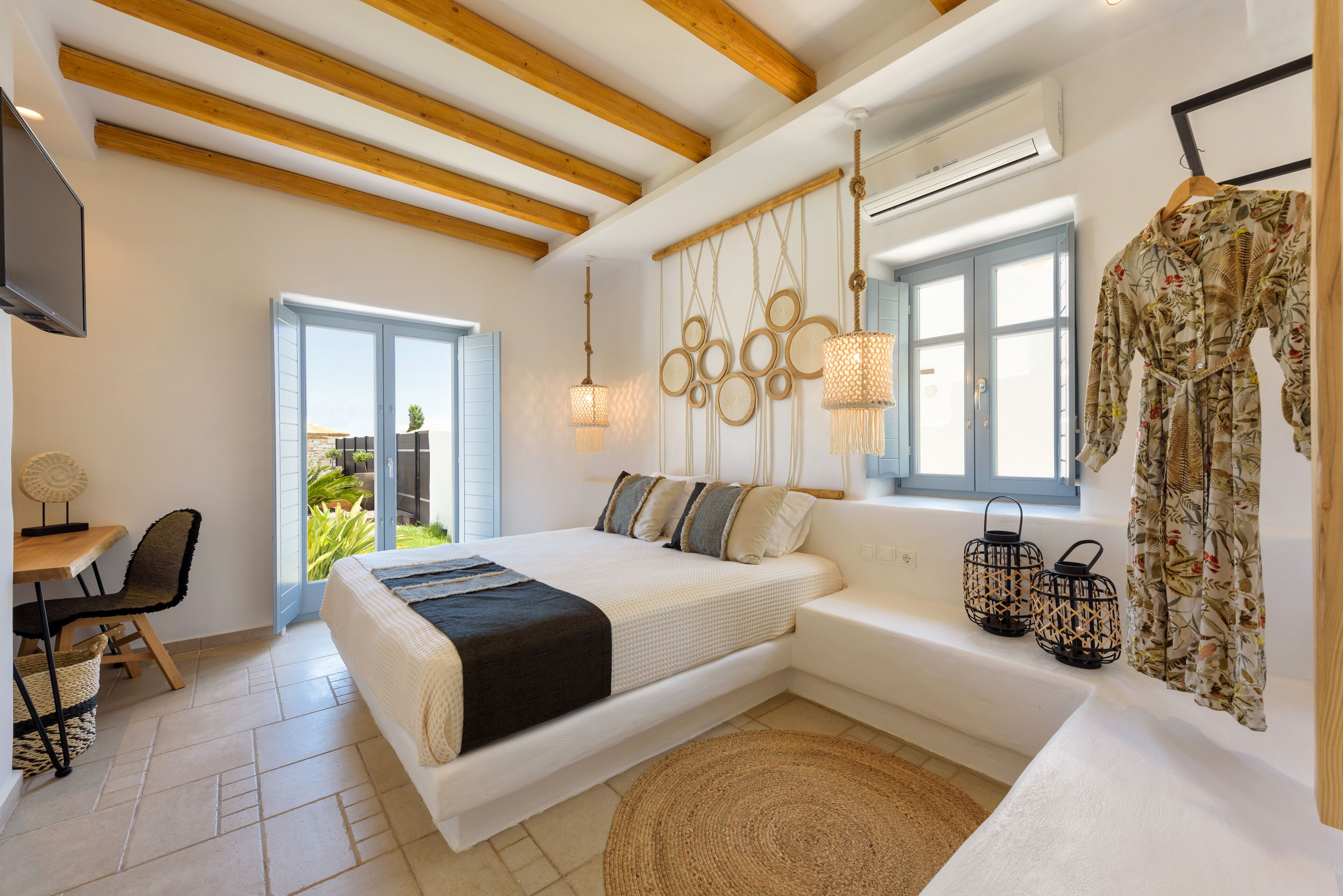 3 bedrooms, iron/ironing board, travel crib, free WiFi