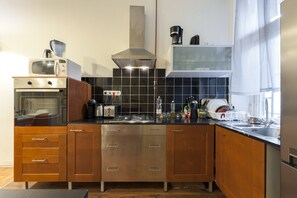 Frigorifero, forno, tostapane, pentole/stoviglie/utensili