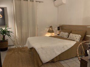 3 bedrooms, desk, iron/ironing board, free WiFi