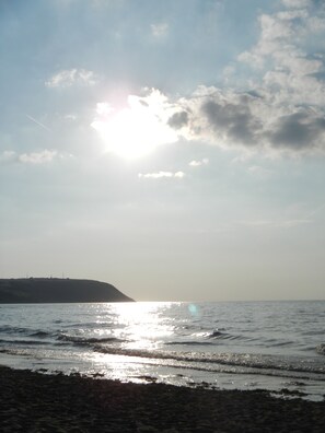 Beach - Llainddu Farm Lovely Detached Cottage, Beautiful Views, Gardens And Woodland (cwmduad)