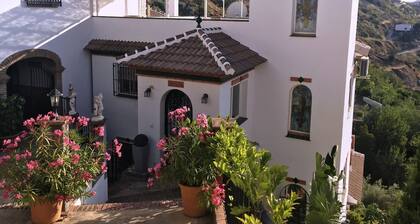 Suitable Tinaos 1 with terrace and solarium