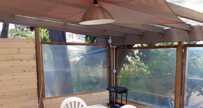 Villa accÚs mer à pieds!  Au calme et vaste jardin ombragé