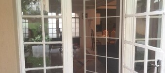 Quiet 3 Bed 2 Bath Country Cottage in the centre of town White River