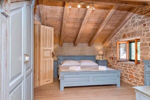 5 chambres, fer et planche à repasser, accès Internet, draps fournis
