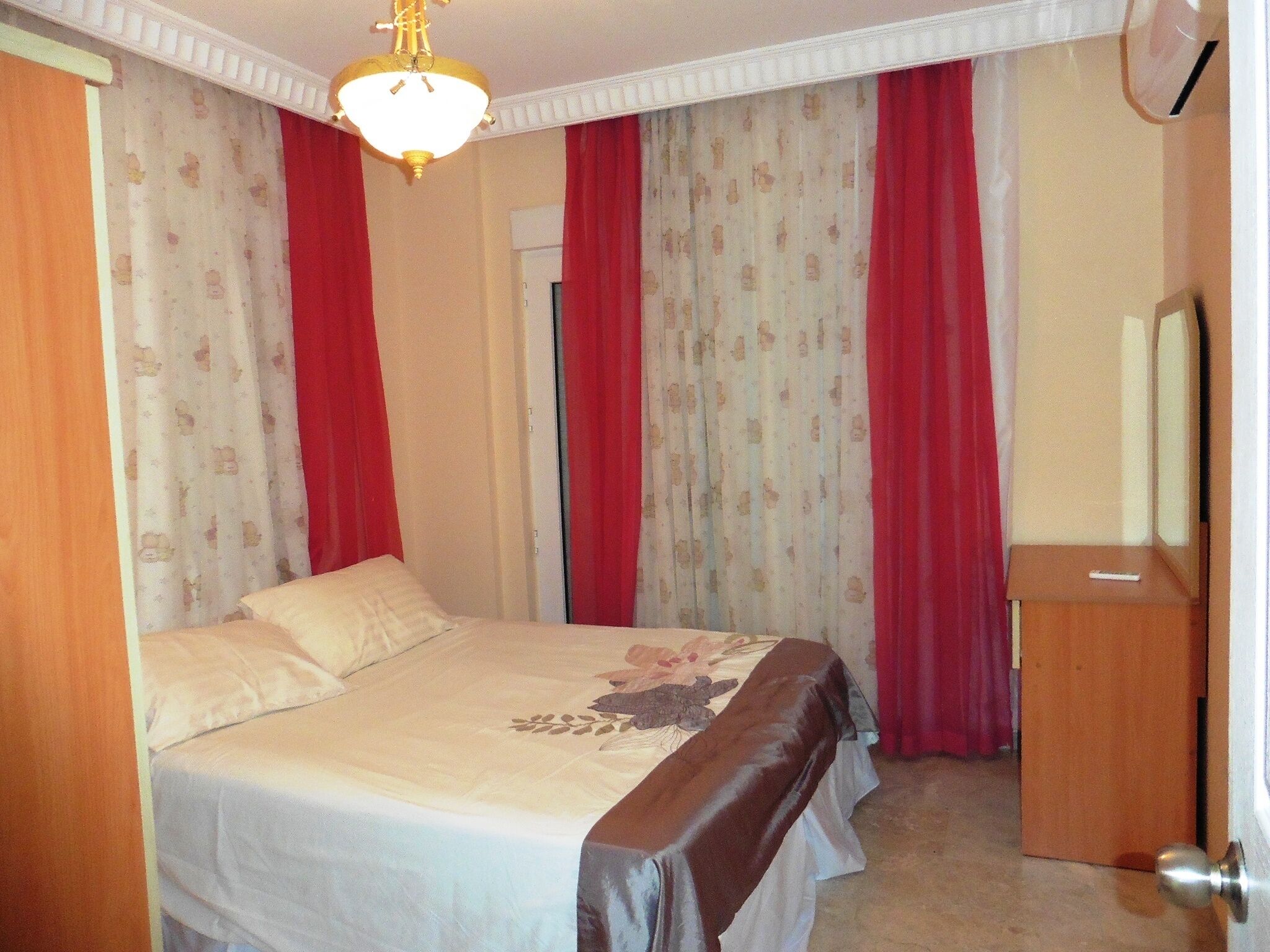 Alanya Villa with private Pool 10- 15 mins to Beach and Town Centre.
