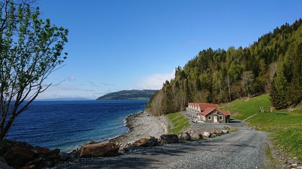 Beach nearby - Hjellup Fjordbo, house 3 - New on Homeaway! (Leksvik)