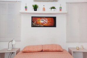 1 bedroom - 6 A Mon - Fri. housing  (Playa del Carmen)