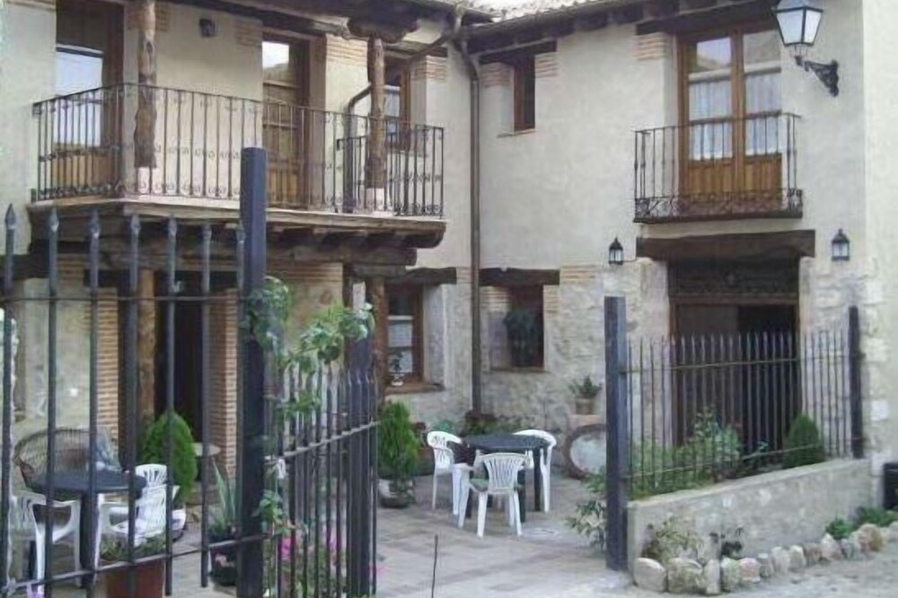 Self catering cottage La Fragua de los Álvaro for 6 people
