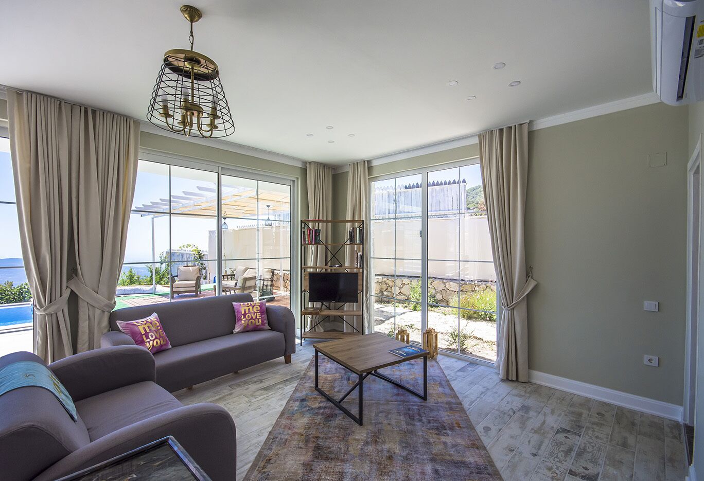 Secluded 1 Bedroom Villa with Magnificent Sea Views and Infinity Pool