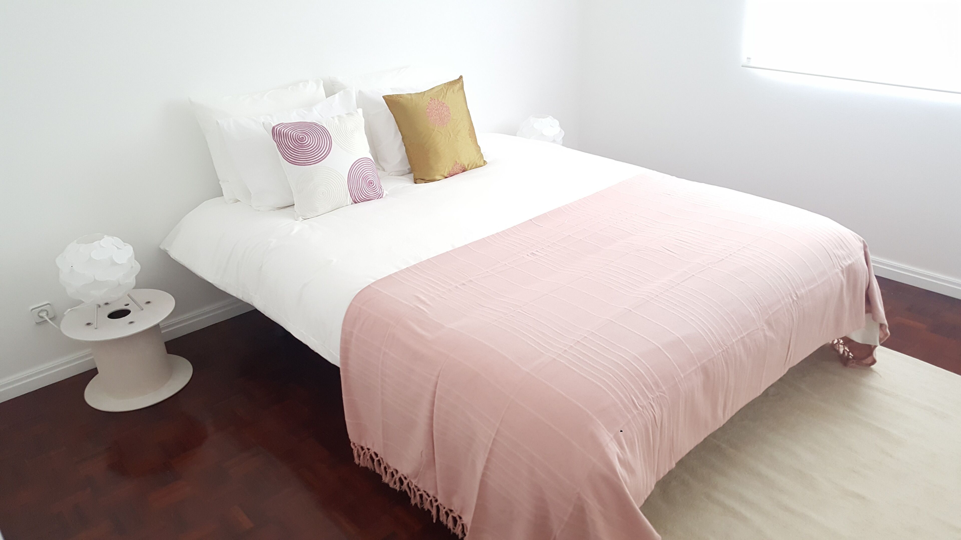 2 chambres, fer et planche à repasser, accès Internet, draps fournis