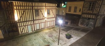 Very bright apartment in the historic center of joigny