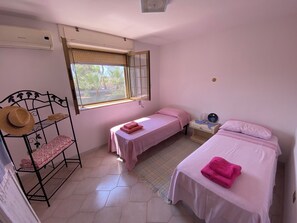 3 Schlafzimmer, Bügeleisen/Bügelbrett, Reisekinderbett, kostenloses WLAN