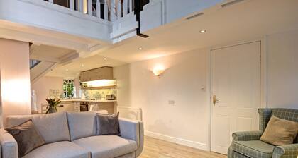 Stylish apartment that combines contemporary chic with character and comfort