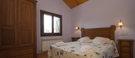 2 bedrooms, free WiFi, bed sheets