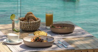 Three Bedroom Maisonette with Sea View and Pool View