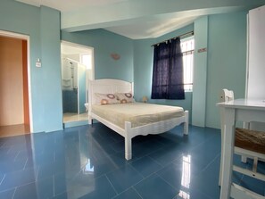 3 Schlafzimmer, Schreibtisch, Bügeleisen/Bügelbrett, kostenloses WLAN