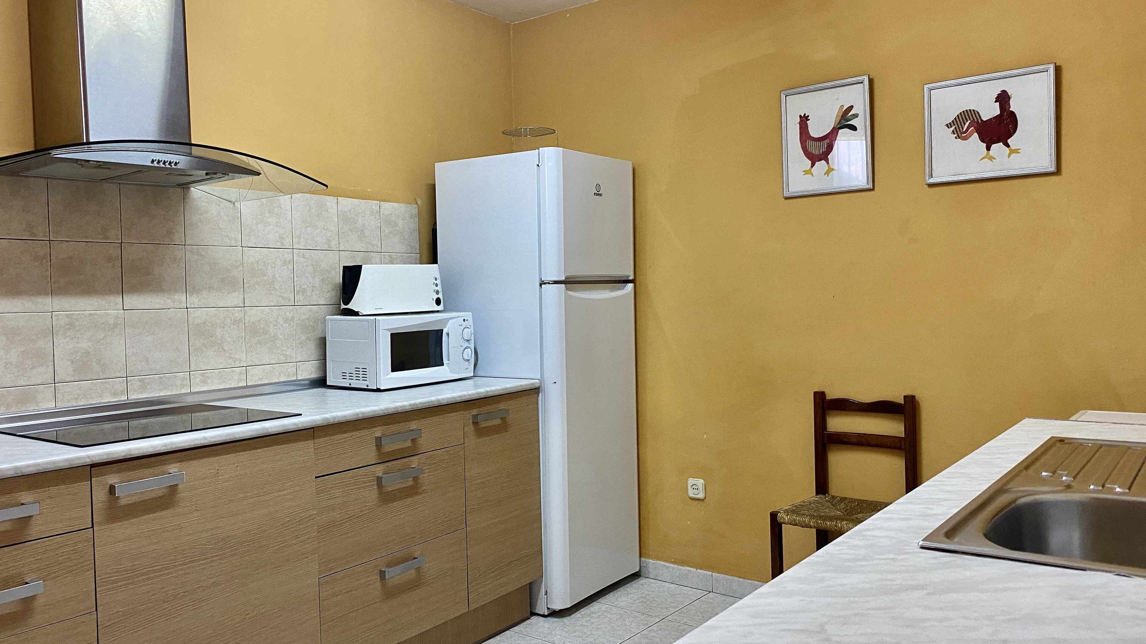 冷蔵庫、電子レンジ、食器洗い機、トースター