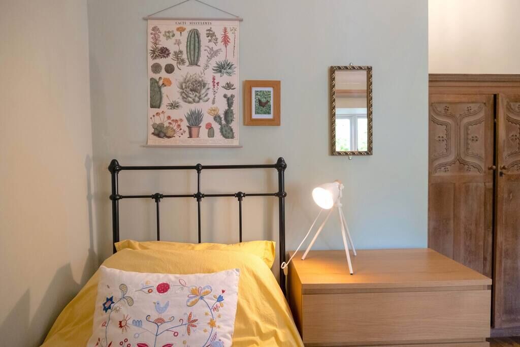 4 bedrooms, iron/ironing board, travel cot, WiFi