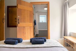 4 chambres, fer et planche à repasser, Wi-Fi, draps fournis