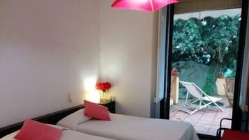 2 bedrooms, bed sheets