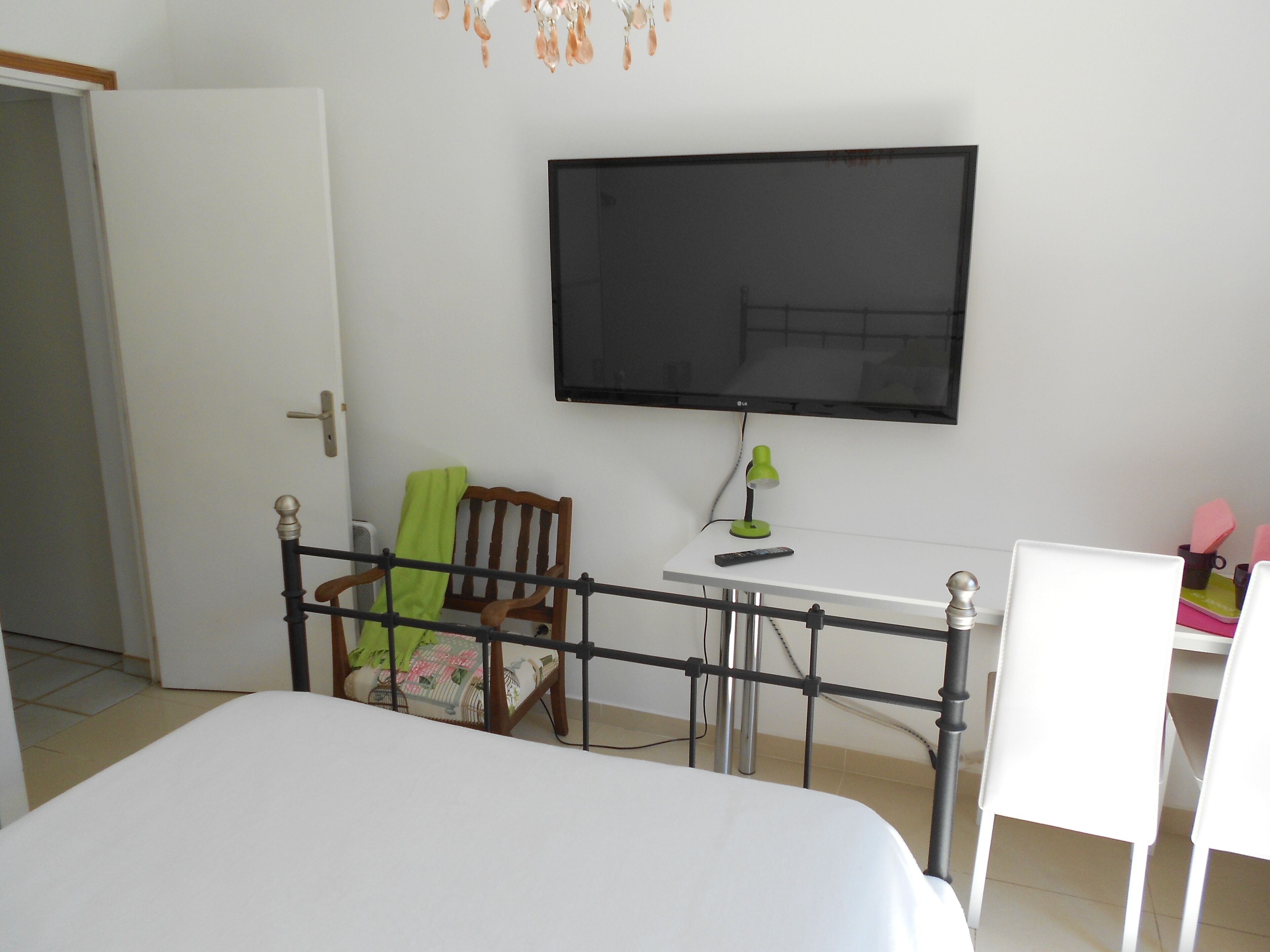 PARENTAL SUITE WITH SHOWER AND BATH