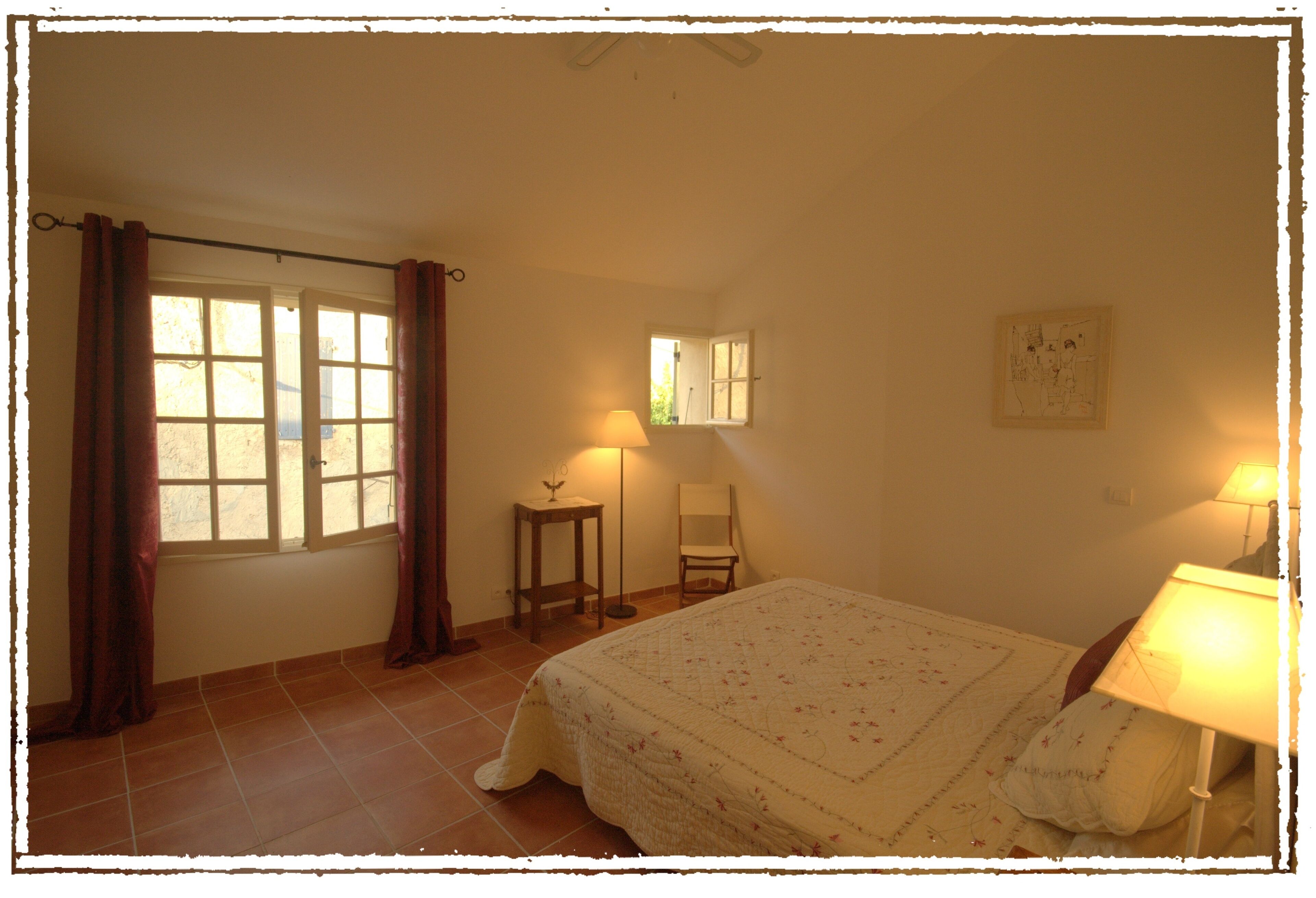 Charming Hilltop Accommodation With Outstanding Views